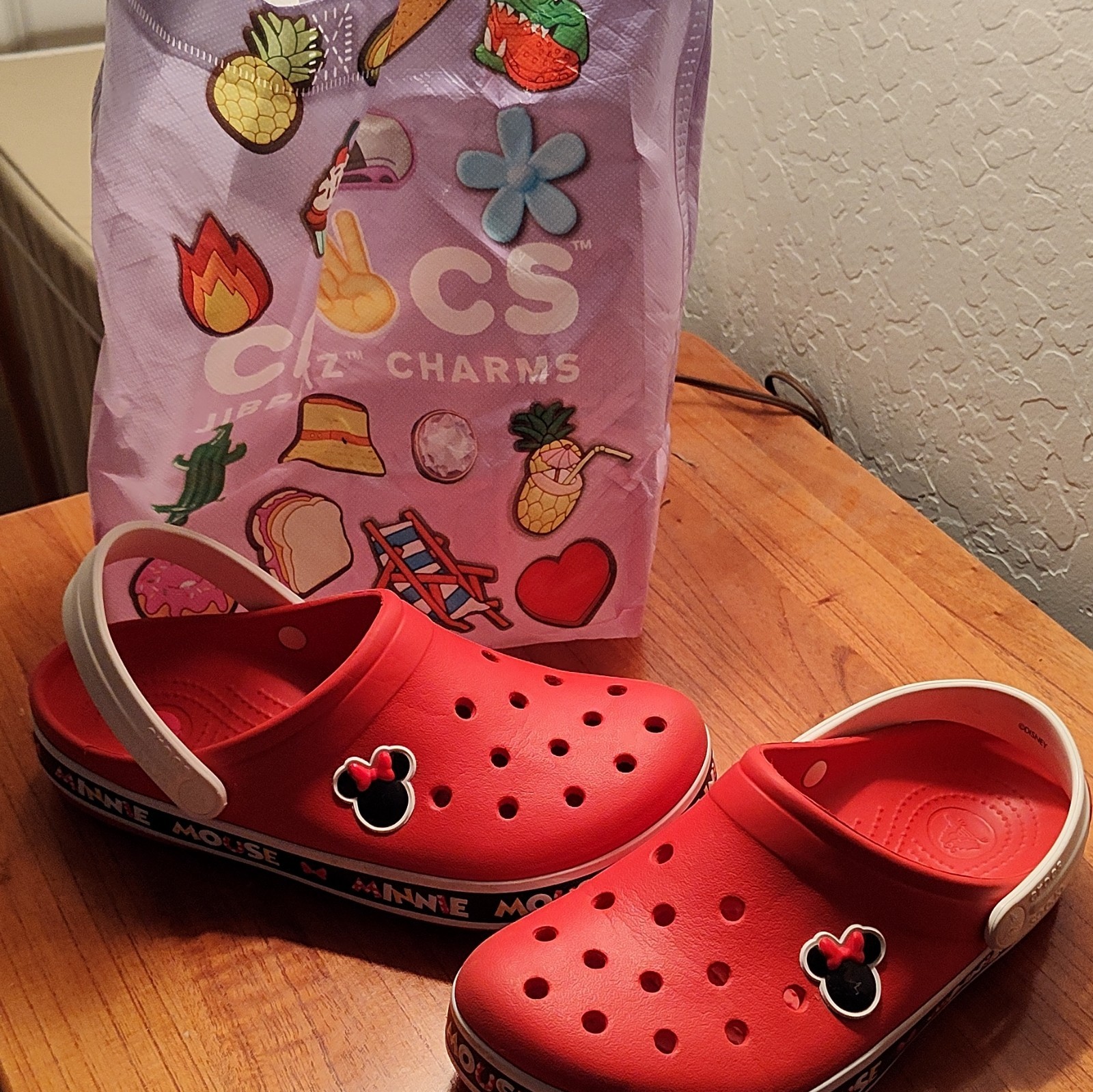 Crocs Disney Minnie Mouse Clog Red/White/Black Kids US 7 Jibbitz Comfort
