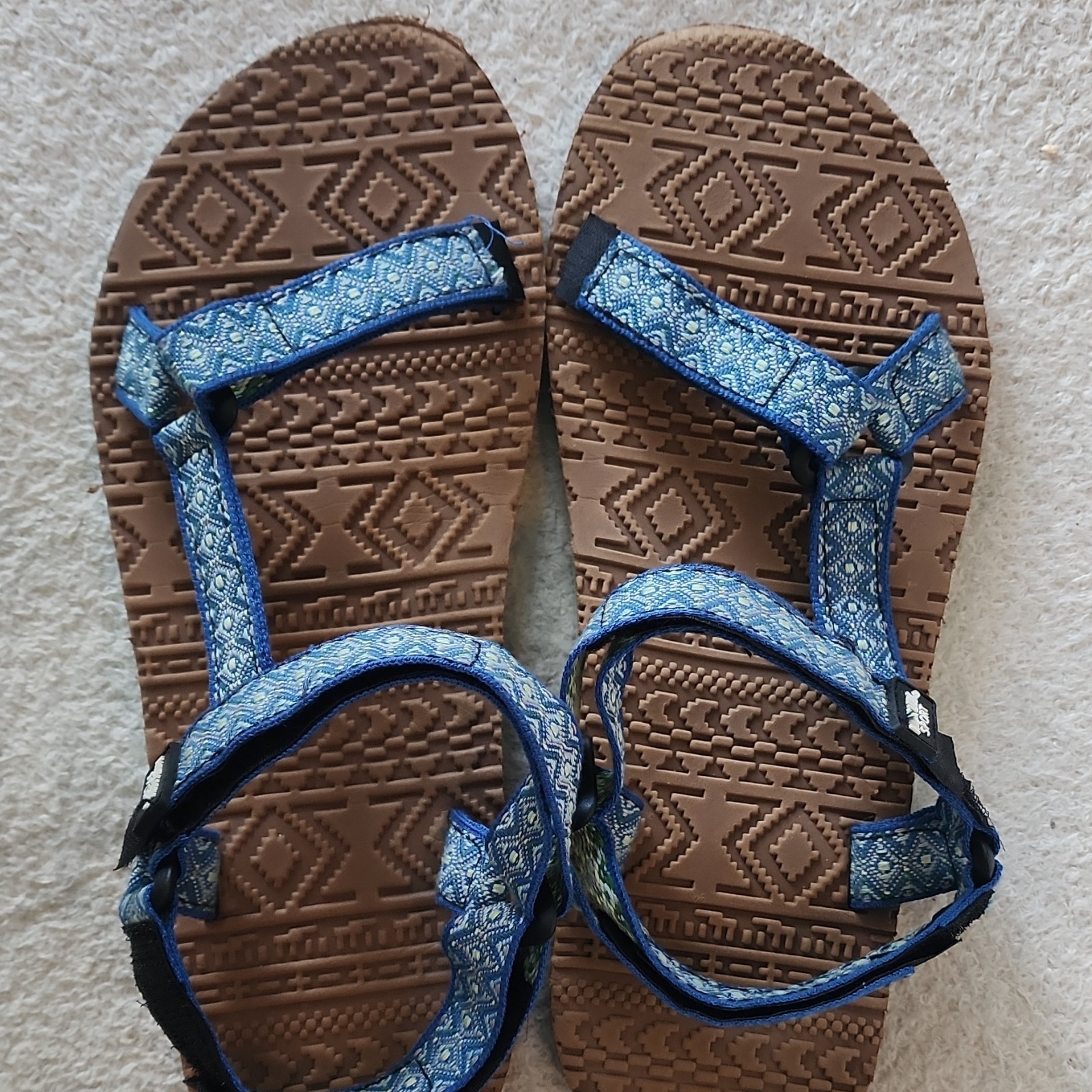 Muk Luks Women’s Blue Geometric Strappy Hook & Loop Ankle Strap Sandals 9