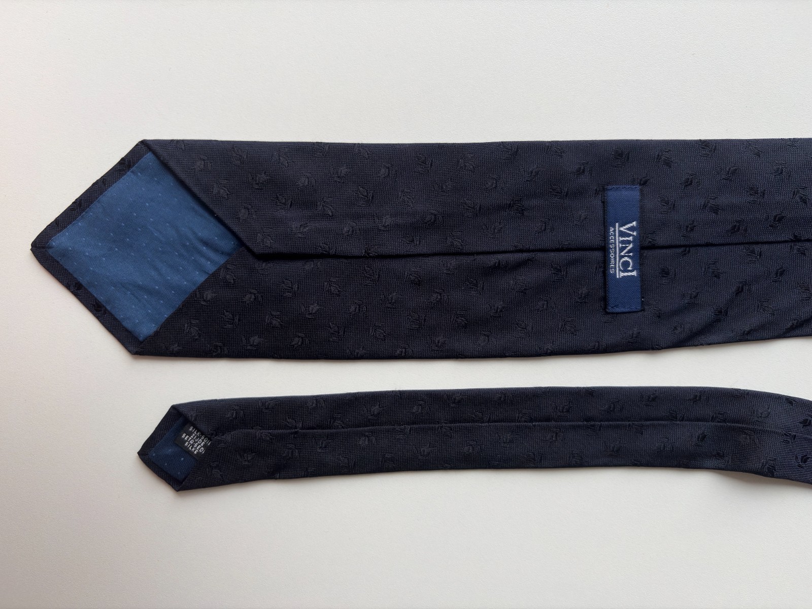 VINCI Silk Tie Navy Blue Small Floral Pattern Italy Classic 100%, 1031