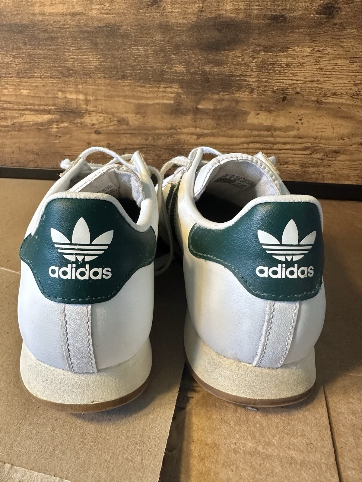 Adidas Samoa 6.5 White Green Suede Low Top Lace Up Cushioned Gum Leather AIF7166