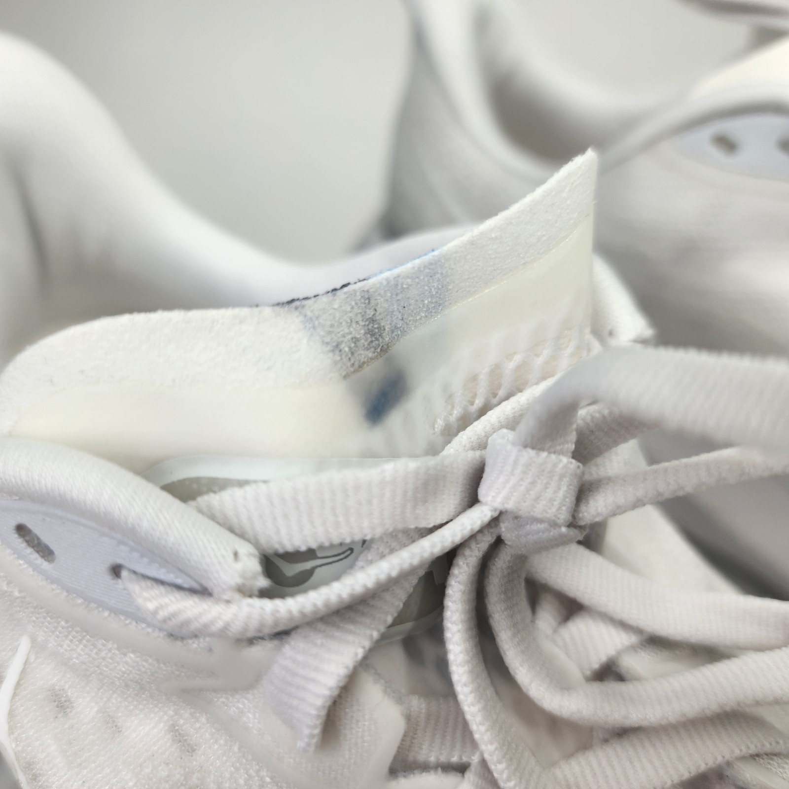 Hoka One One Mach 6 Triple White Running Shoe’s Women’s Size 8.5D 1147834WWH