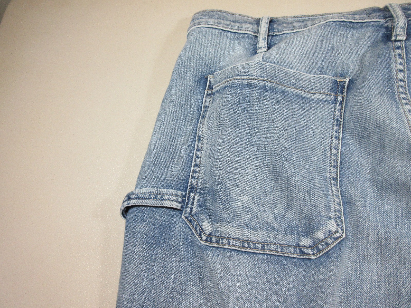 Silver Jeans womens light wash ankle slim mid rise In the Loop 18 NWT