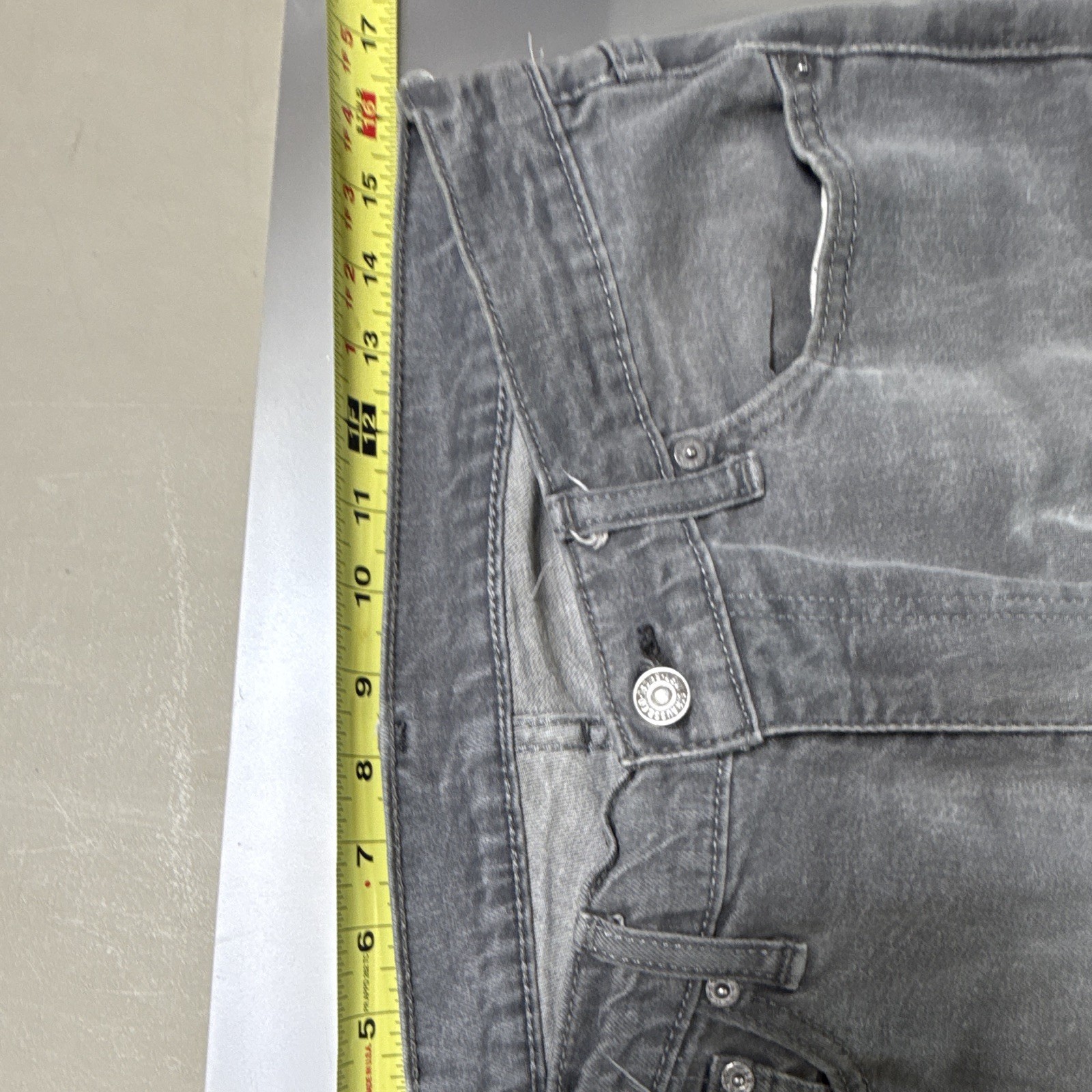 Levi’s Men’s Gray Denim Jeans Athletic Fit Straight Leg Mid Rise Cotton