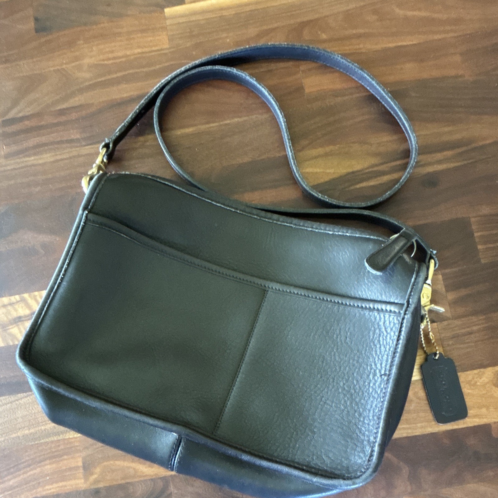 Vintage Coach Legacy Black Zip Top Crossbody Adjustable Strap Gold Hardware 965