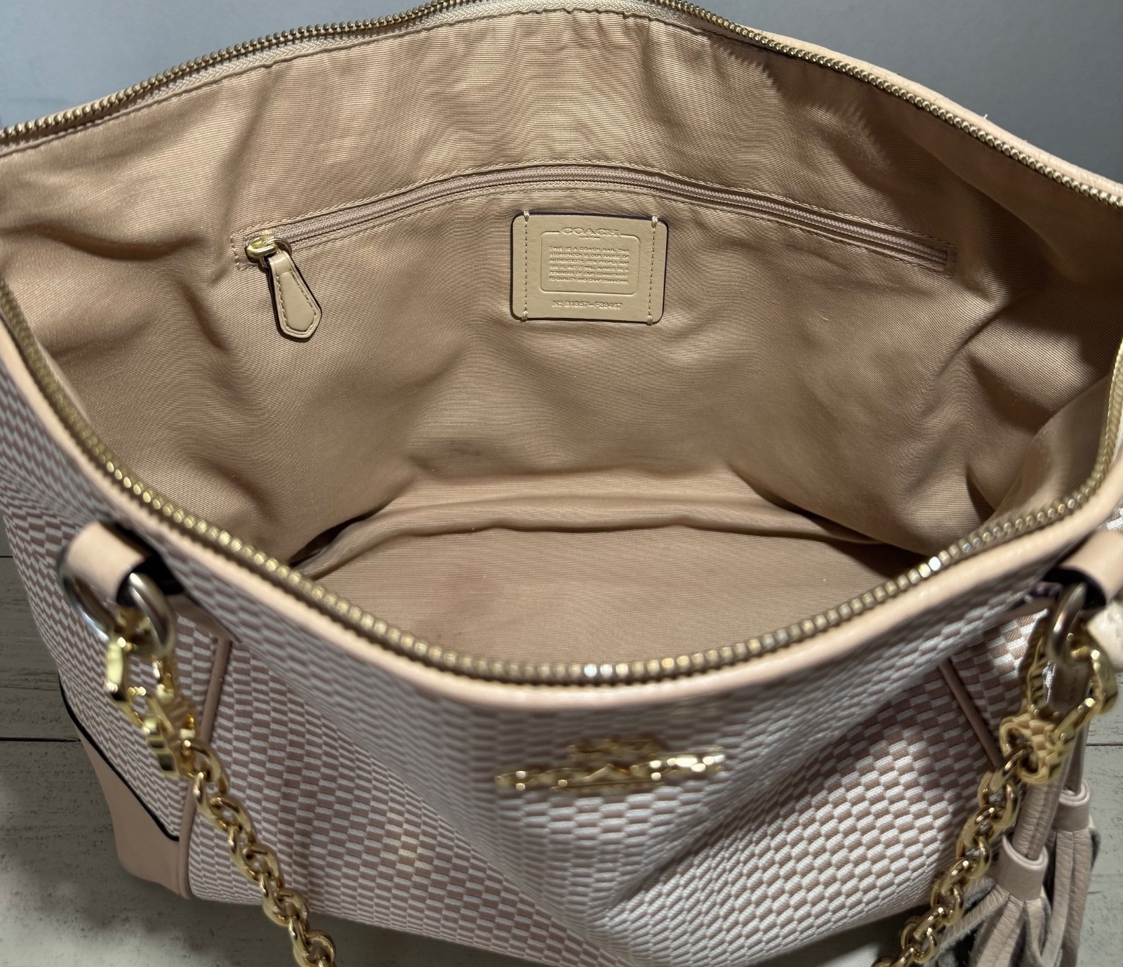 Coach Ava Tan & Cream Vintage Tote Bag Shoulder Bag- Gold Chain Straps