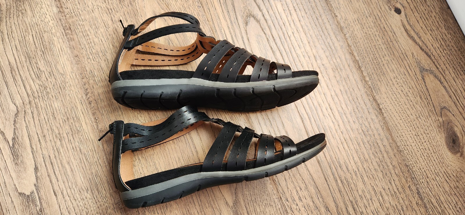 BARETRAPS Black Sandals “Kaiser” Comfort Strappy Gladiator US SZ 7 5 EUC