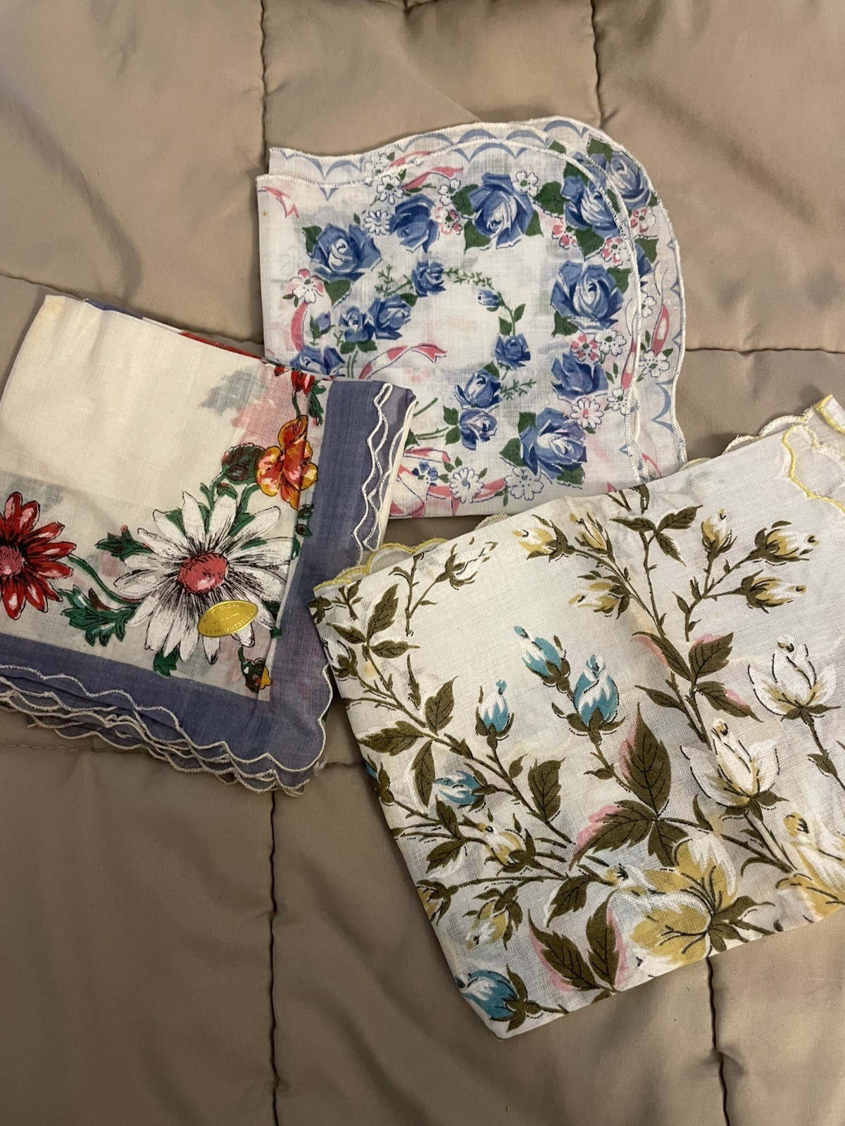 Handkerchiefs Vintage Floral & White Hankies tatted Lot Of 3 Spainish