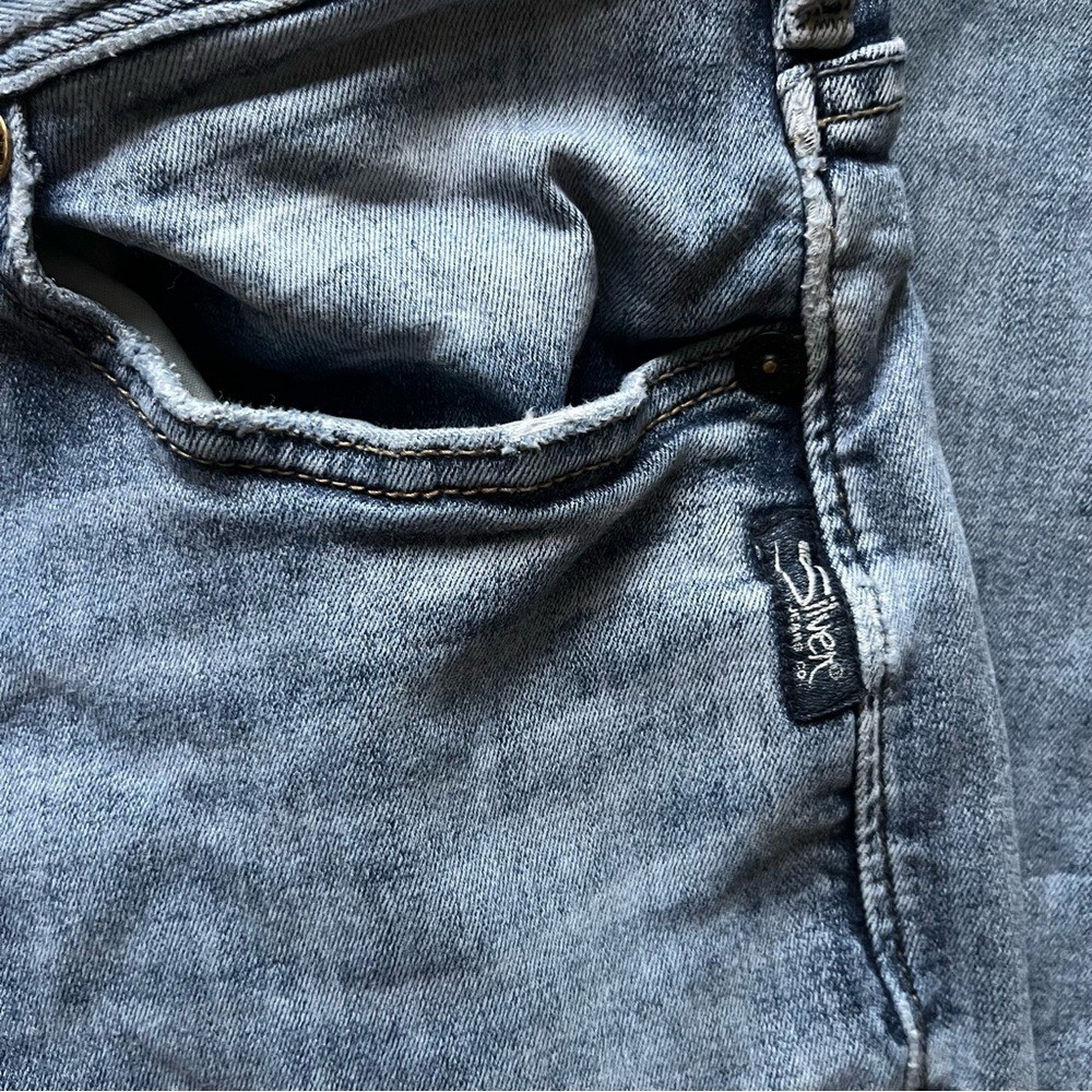 Silver Jean’s Co. Men’s Distressed Grayson Jeans Size 32×30