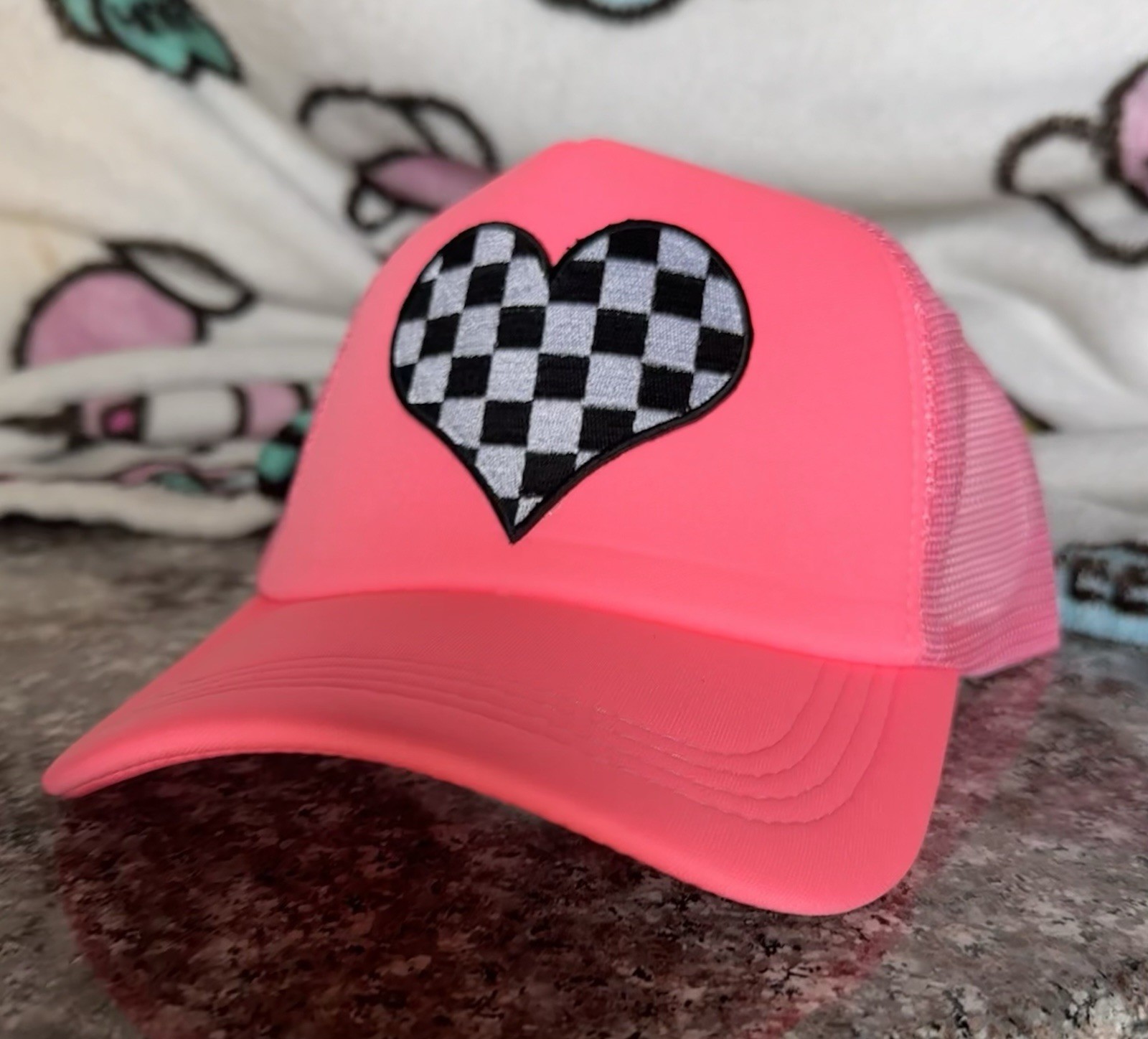 Hot PINK Checkered Heart Hat Foam Mesh Baseball Cap Snapback Hats Caps Retro