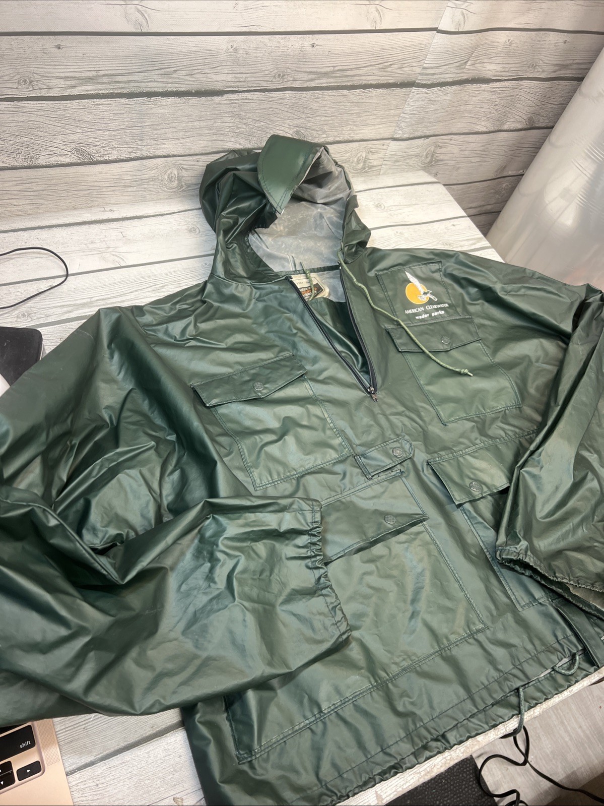 Vintage American Clearwater Waterproof Hooded Olive Rain Coat Jacket L