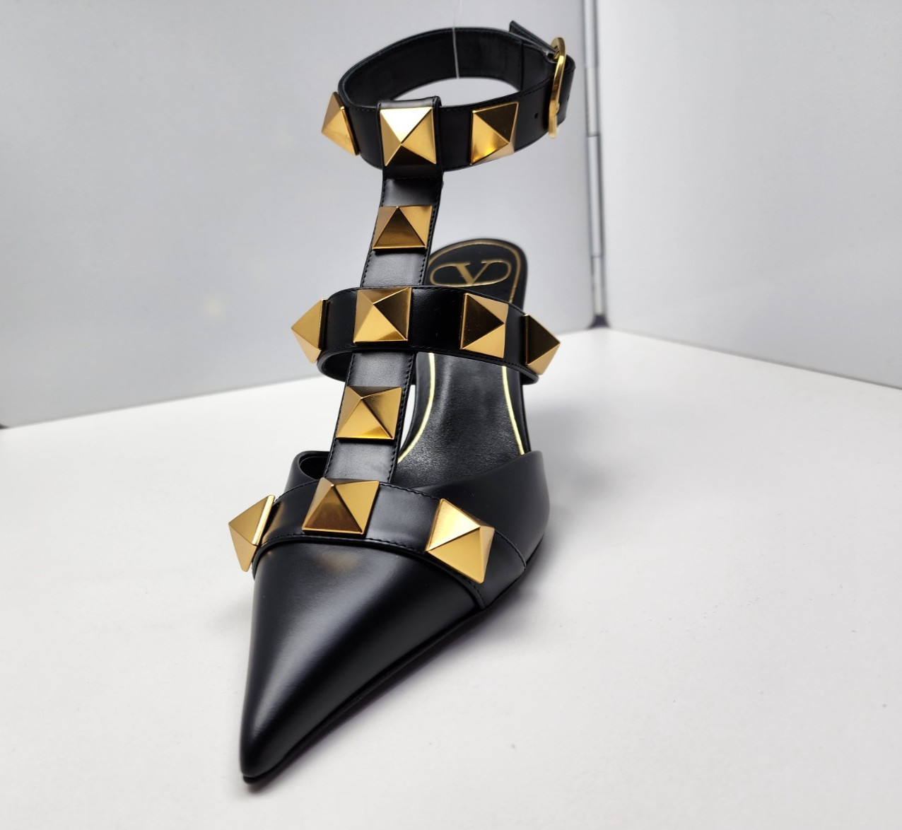 Valentino Garavani Rockstud Ankle Strap Pumps Heel Black Gold Studs EU 37 US W 7