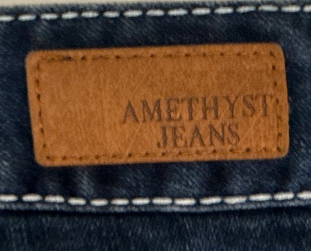Amethyst Dark Wash Blue Denim Cropped Jeans Women’s Size 3 5-Pocket Embroidered