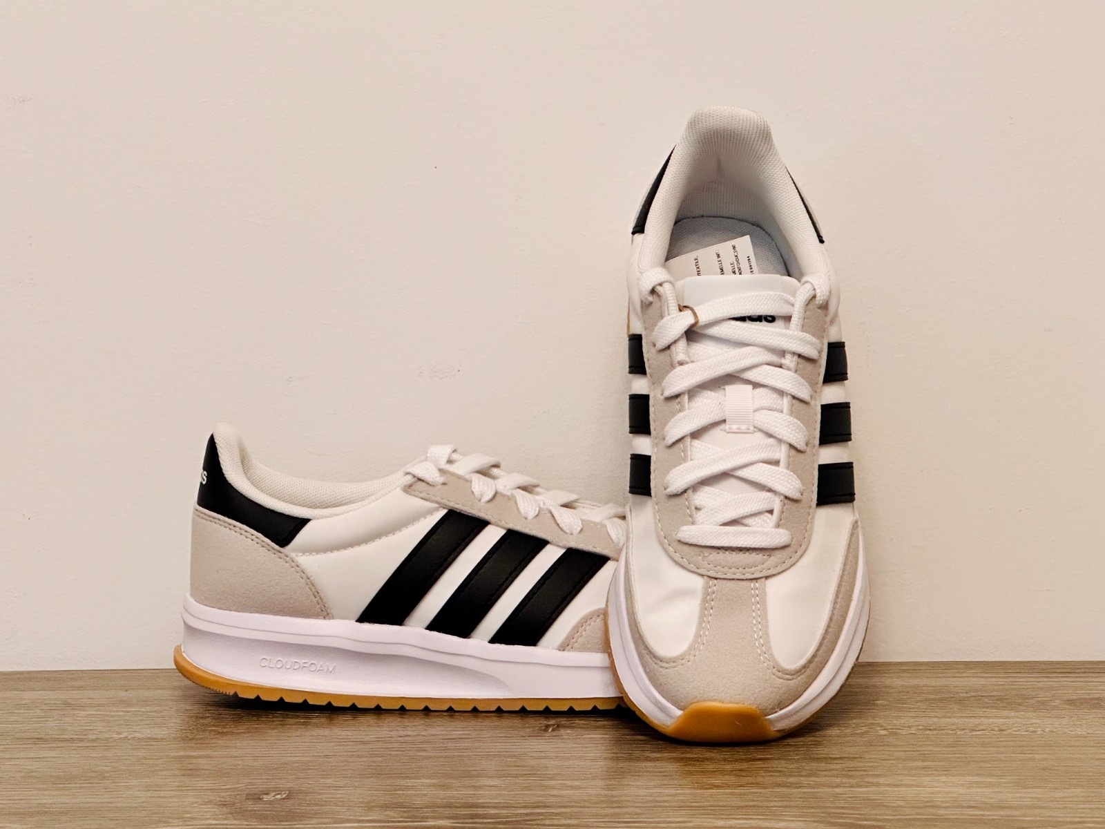 Adidas Run 70s 2.0 – White Black Grey 5.5Y / 6.5W New JI2266