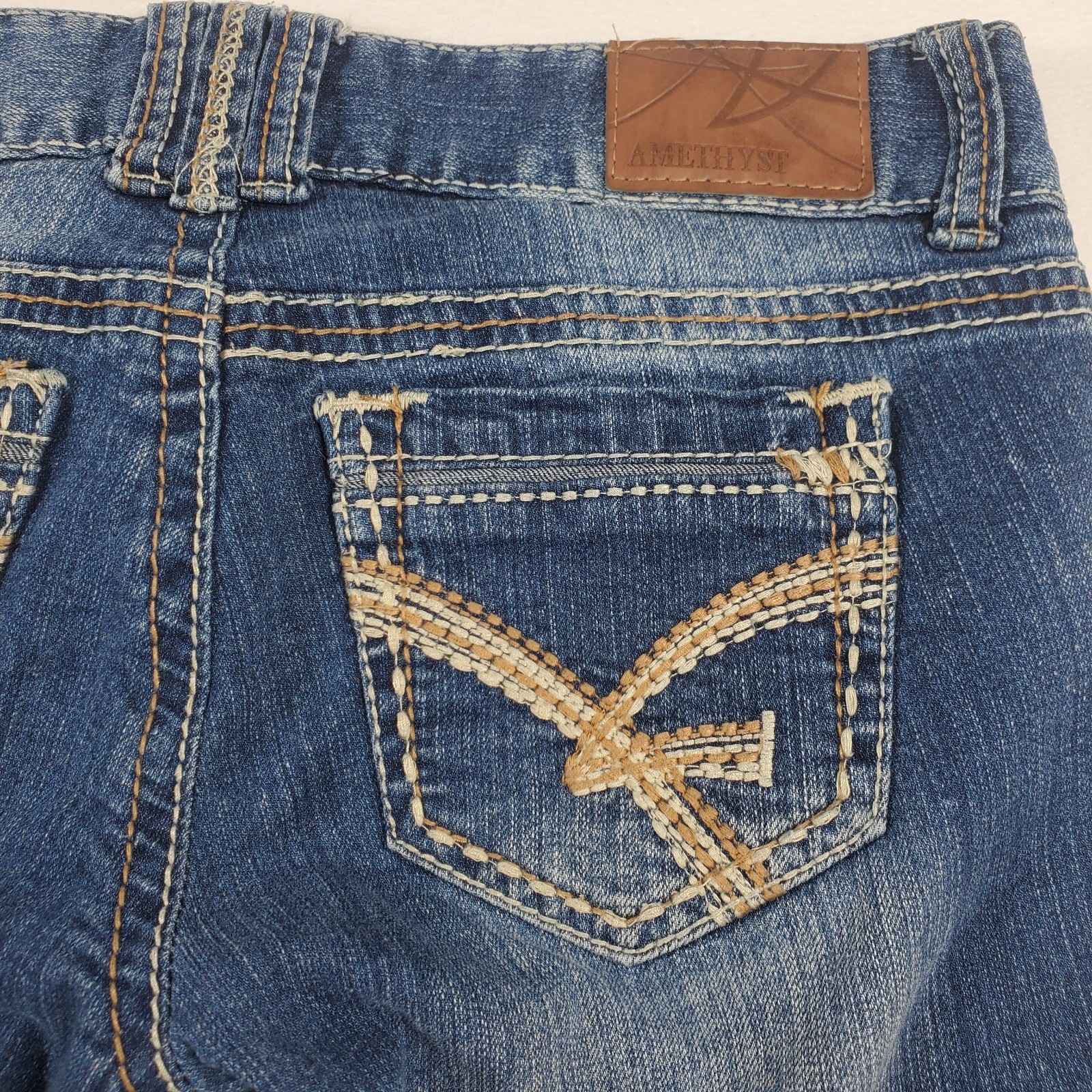 Amethyst Jeans Junior Womens 30×17 Blue Denim Capri Distressed