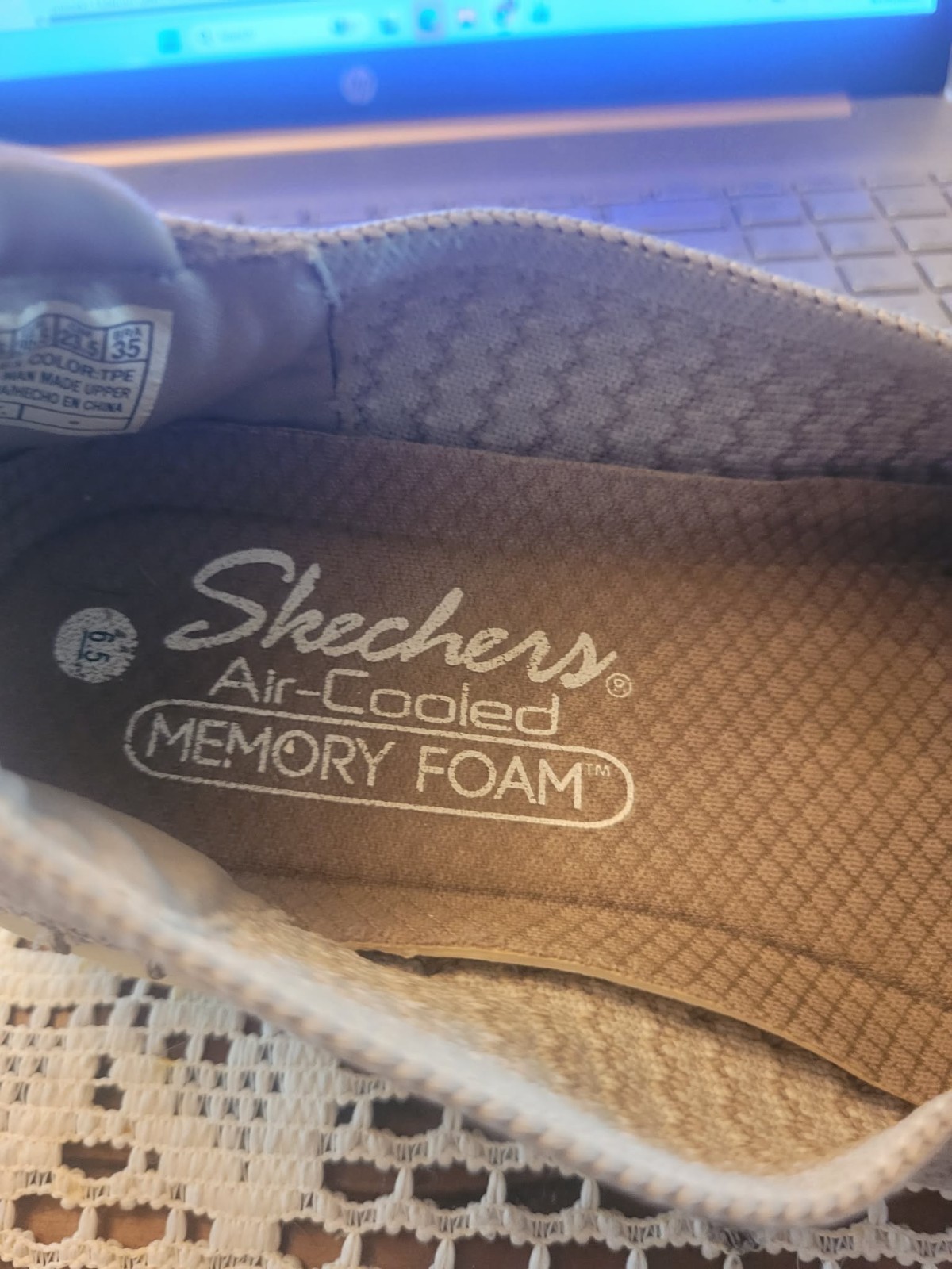 Skechers Air-Cooled Memory Foam Relaxed Fit Slip-On Knit Sneakers Size 6.5 tan
