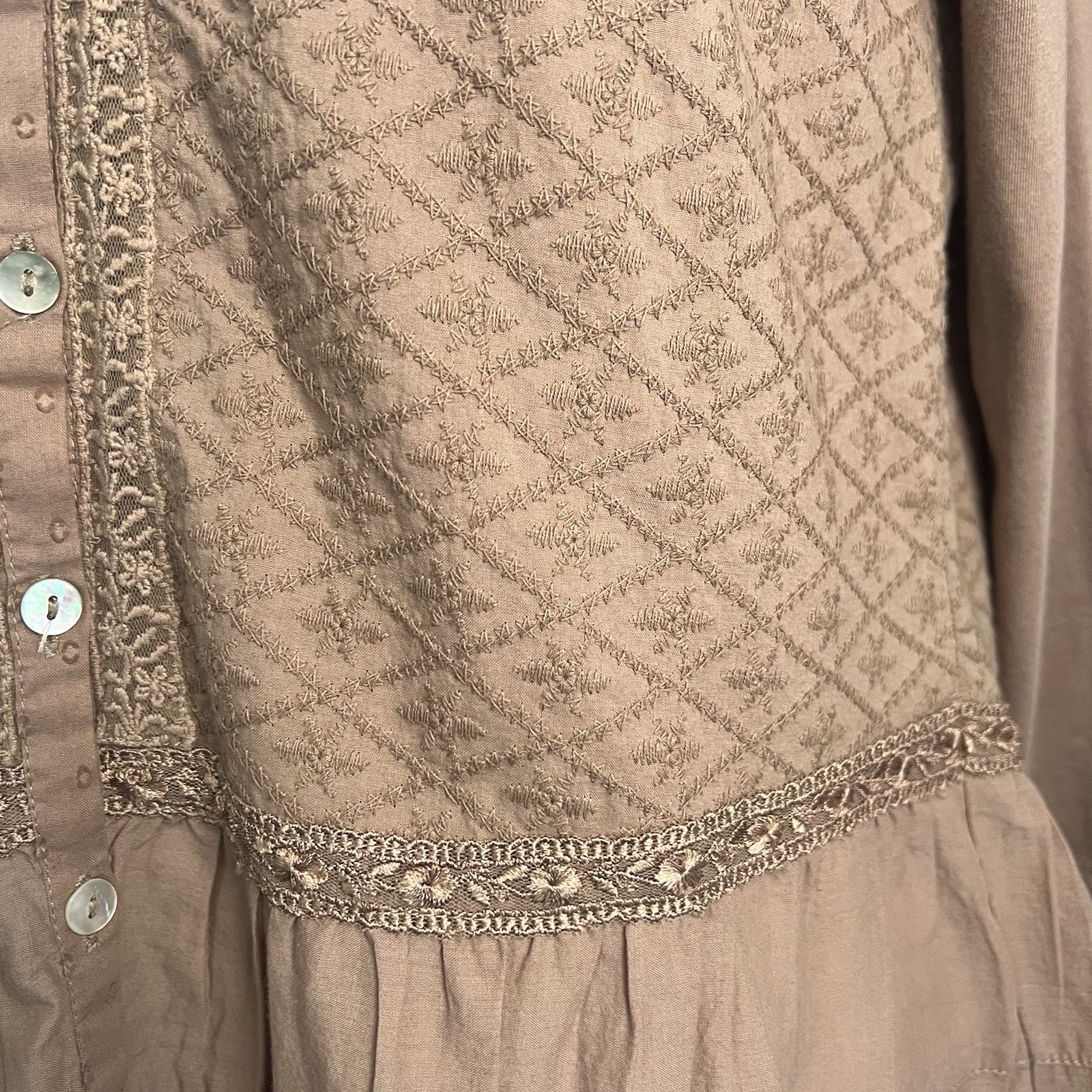 LOGO LAVISH Lori Goldstein Size XXS Cocoa Button Front Top w/ Knit Sleeves