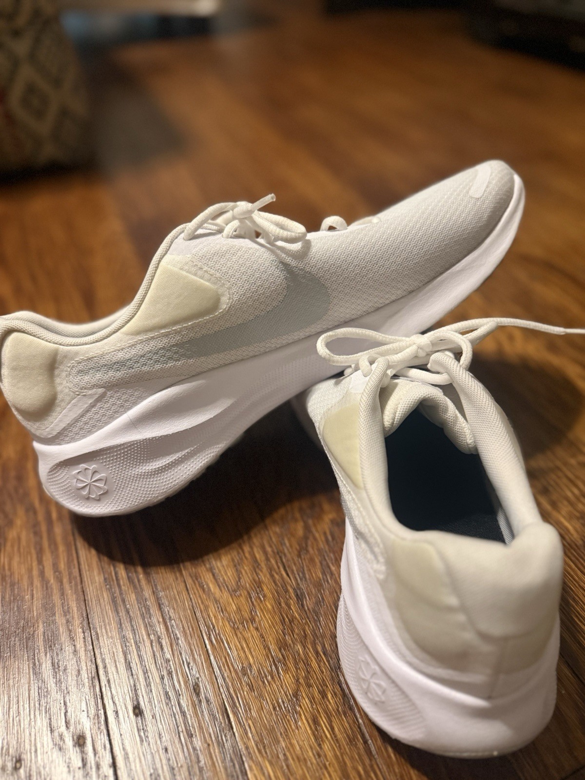 Nike Revolution 8 Men’s Low Top Road Running Lace-Up Sneakers White Size 12