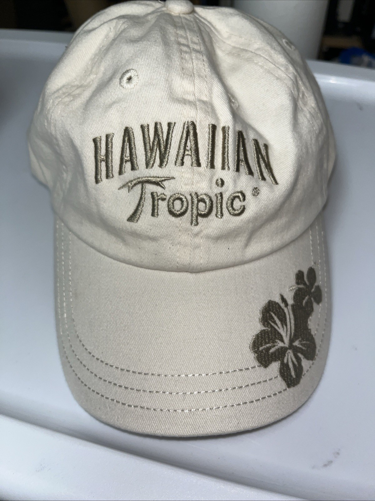 Hawaiian Tropic Men’s Baseball Cap With Adjustable Fit Never Worn