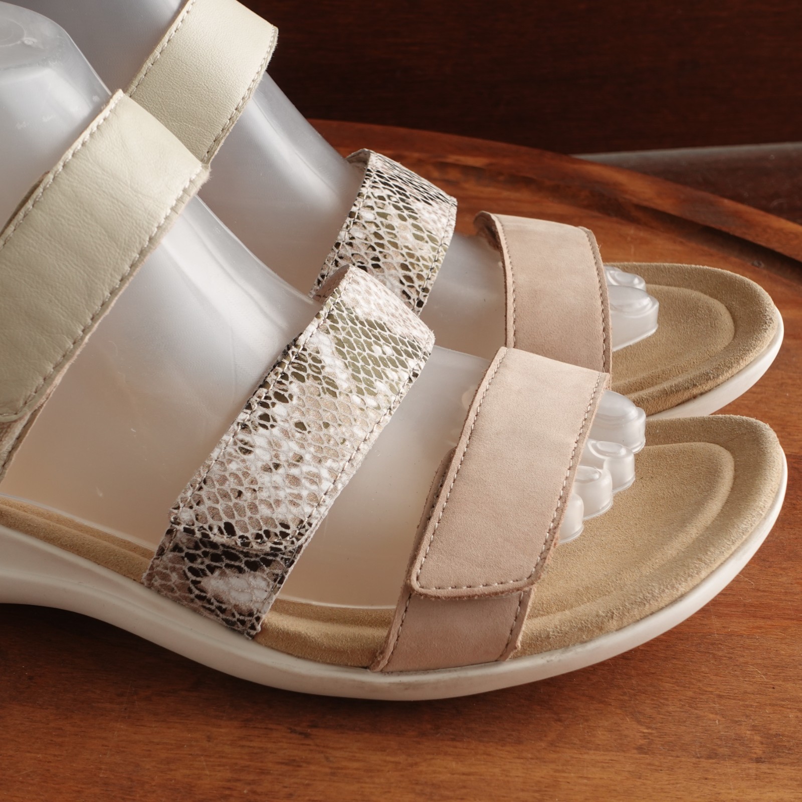 Abeo Sandals WMS SZ 8 Beige Briar Leather Comfort Coastal Walking Travel Shoes