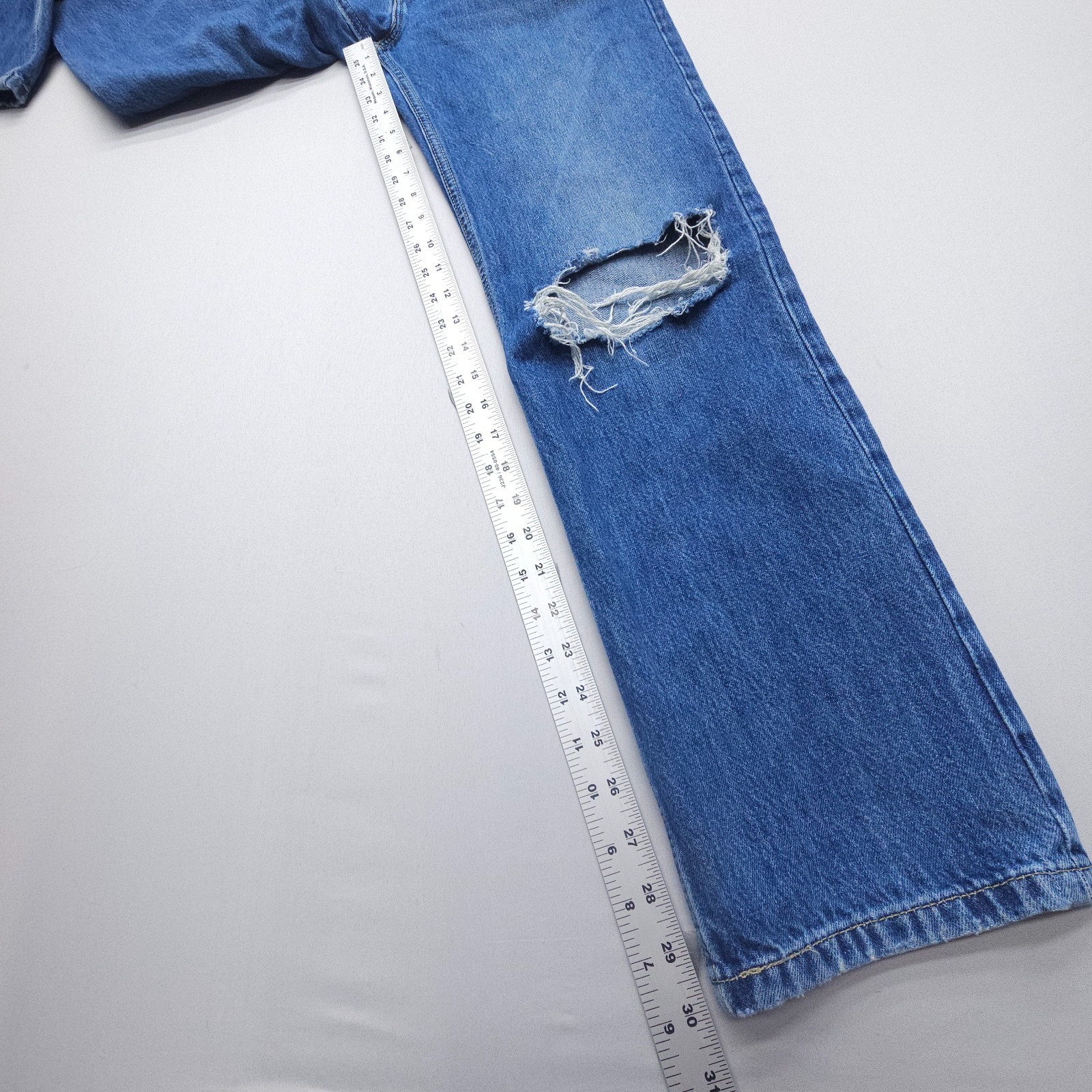 Levi’s Low Pro Straight Jeans Womens 26 Blue Rigid Cotton Denim Distressed
