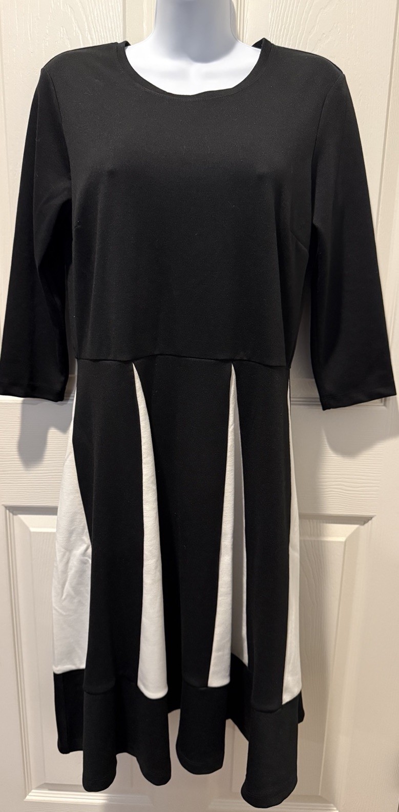 Look Lak Dress, 14, Black And White, NWT, 3/4 Sleeve