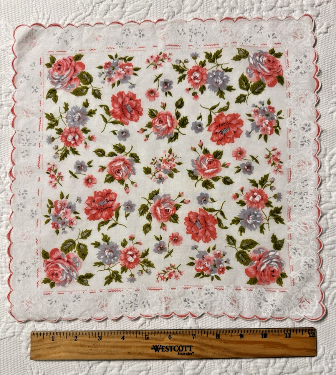 PRETTY IN PINK Vintage Floral Hankie Handkerchief with sweet design