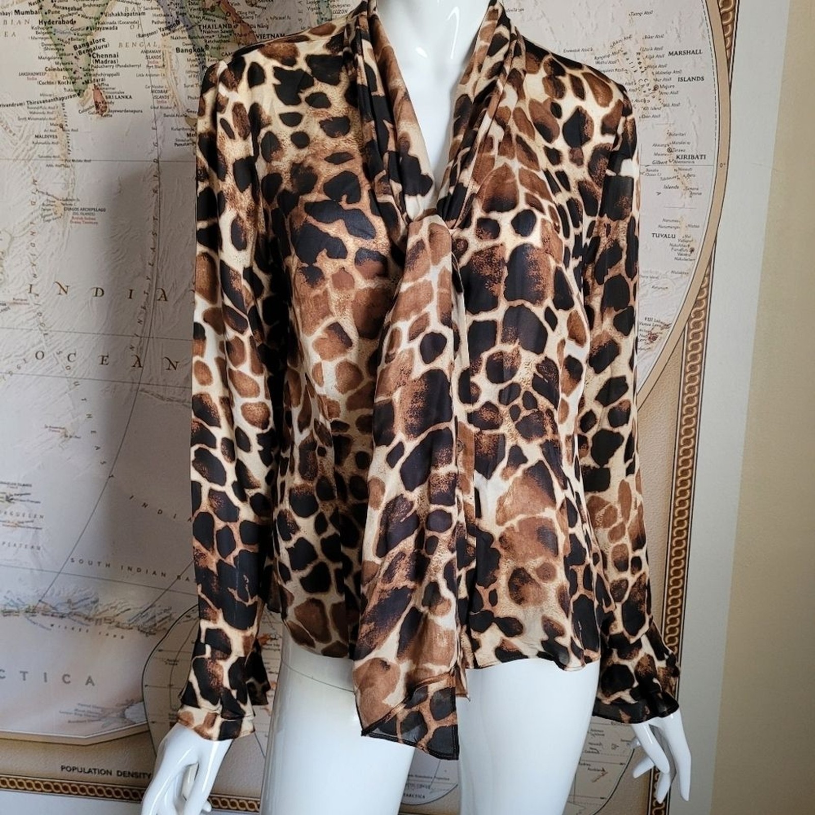Liz Claiborne tan brown 100% silk animal print blouse v-neck bow long sleeve 12