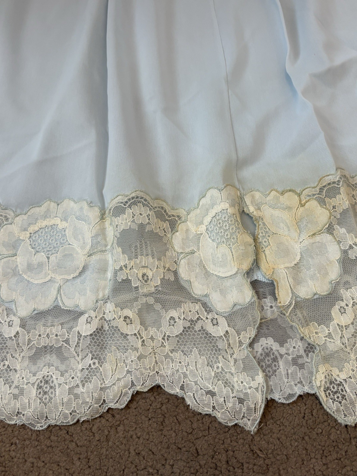 Vintage saramae lingerie 696 Light blue slip Lace Trim Slit Has Stain Sz Medium