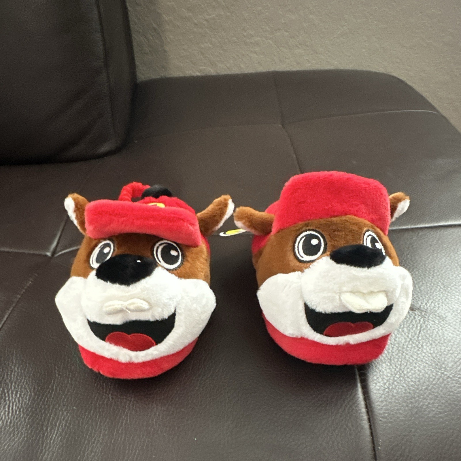 Buc-ee’s Beaver Plush Slide Slippers Kids US 3 Non-Slip Slides