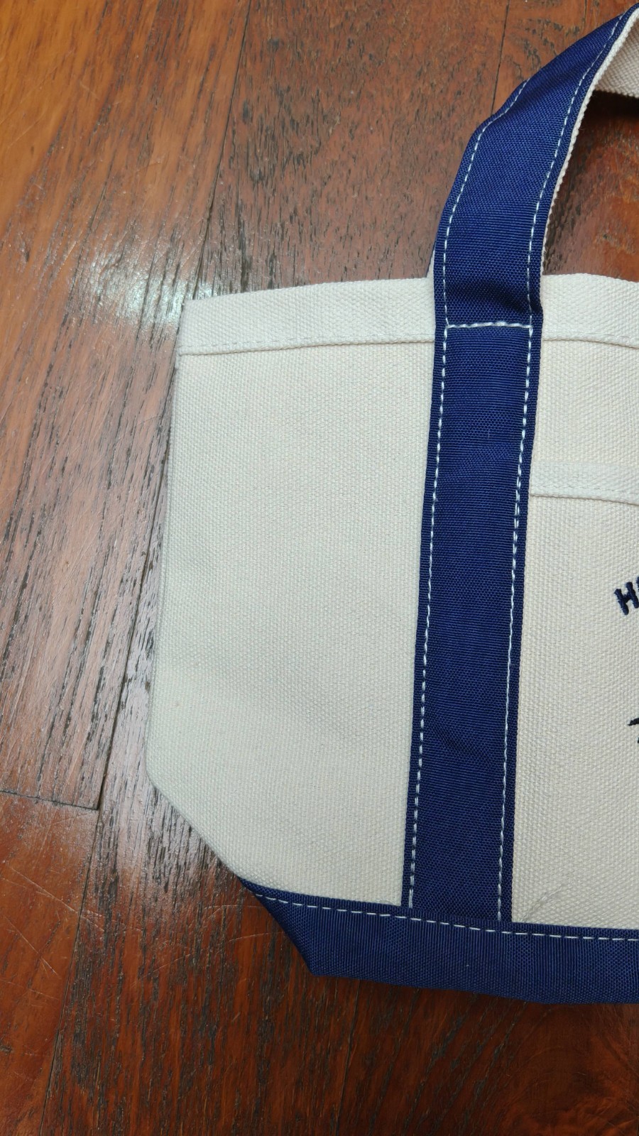 [Hello Kitty] Cute embroidery Canvas-style lunch tote