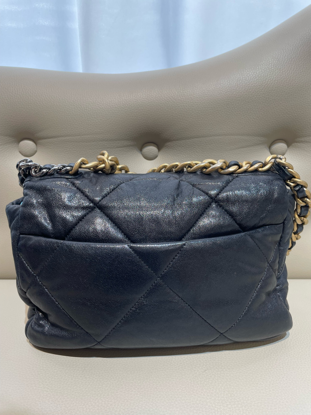 Chanel Small 19 Bag Lambskin Crossbody Bag (24.5×9×17)cm