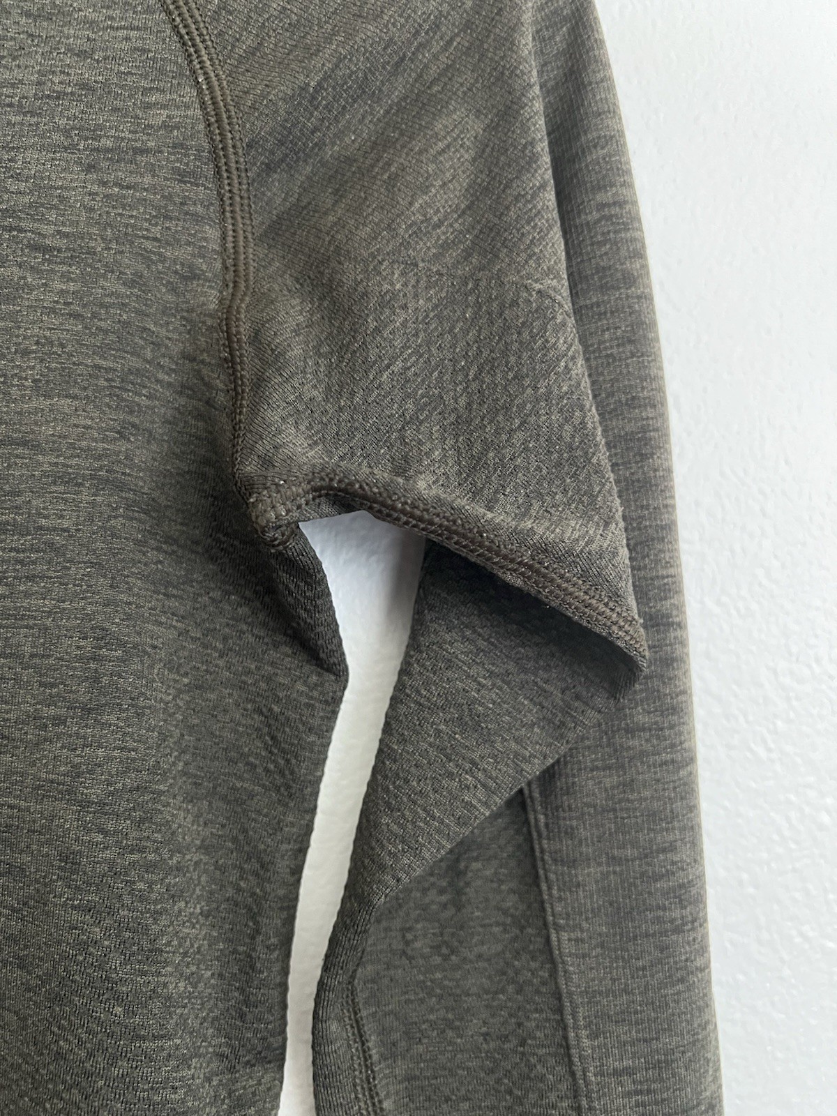 Lululemon Swiftly Tech Longsleeve 2.0 Olive Green Thumb Athleisure Gorpcore 2