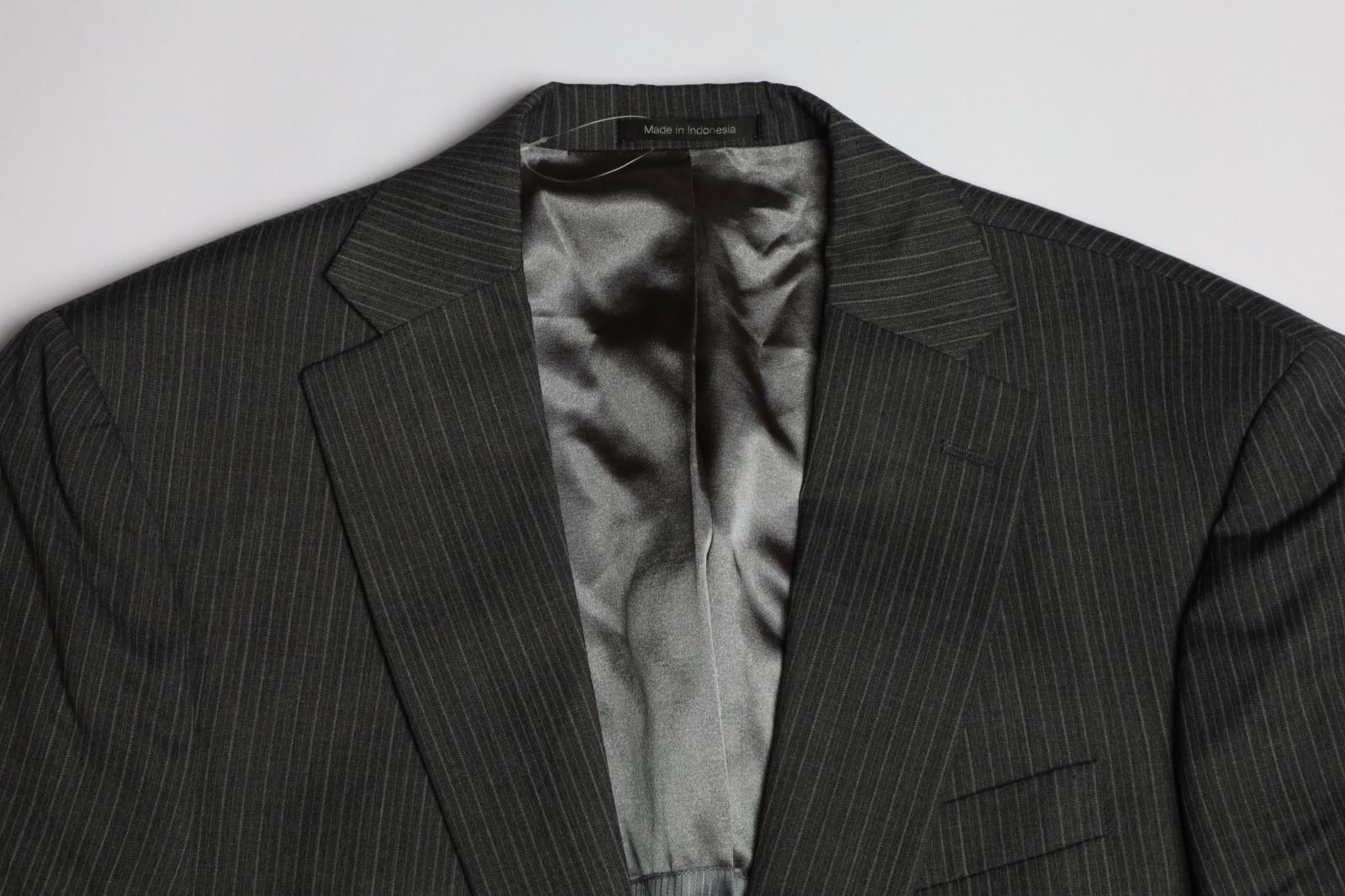 Hickey by Hickey Freeman Wool Suit Size 38 R x 32 W in Grey Stripe Pinstripe