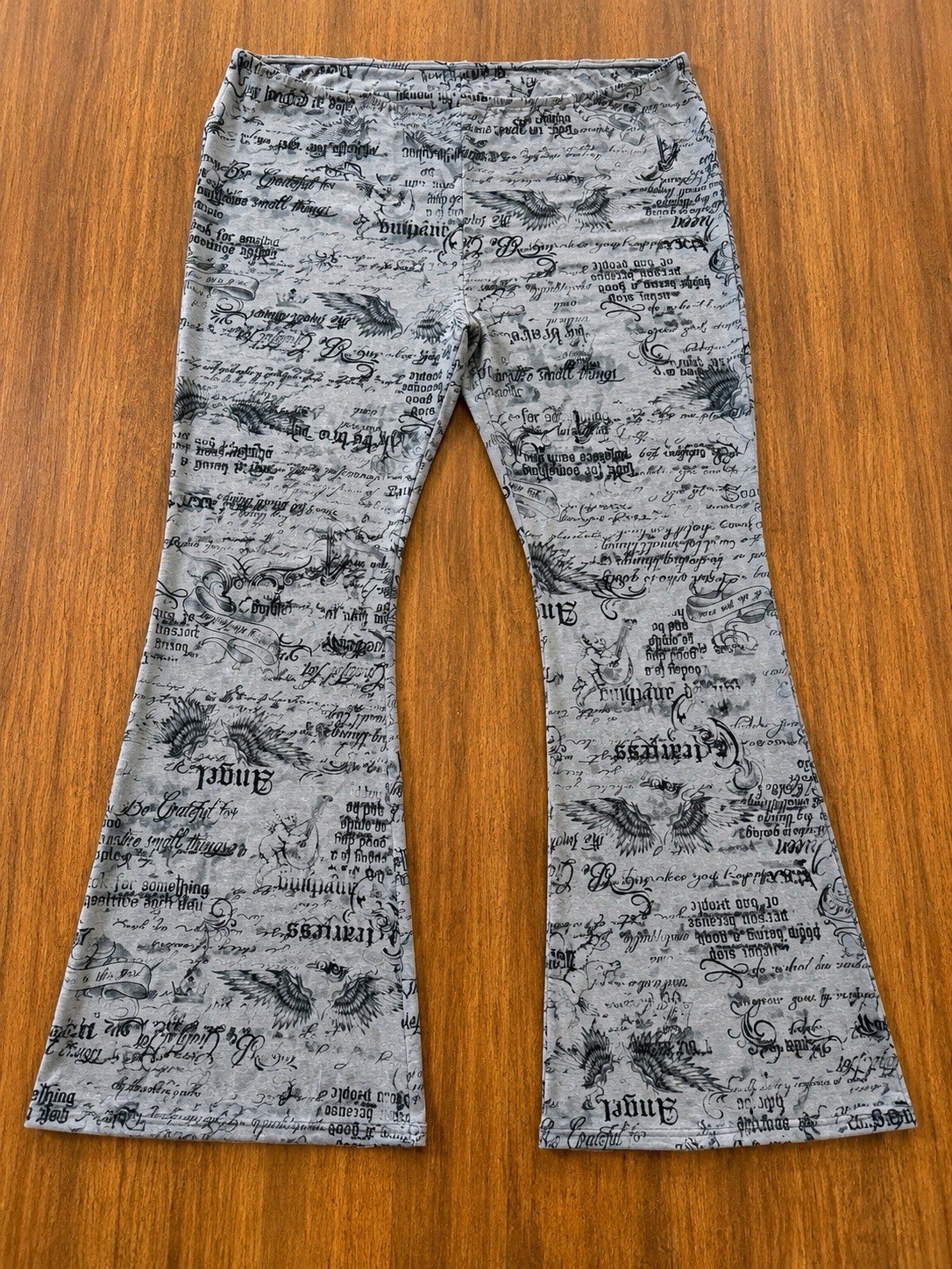 No Boundaries Women’s Gray/Black Graphic Flared Pants Gothic Theme, XXL