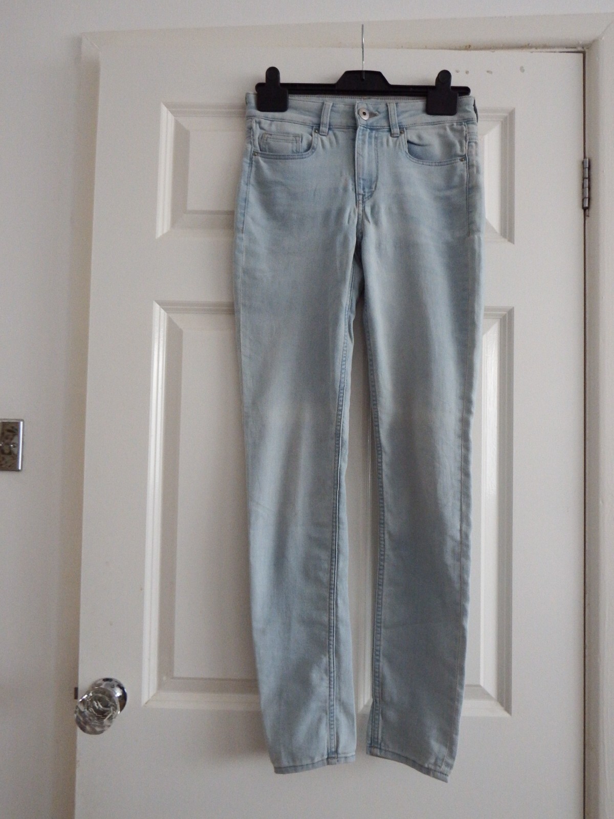 H&M Divided Light Blue Wash Denim Skinny Jegging Jeans Mid Rise Size 8 Stretchy