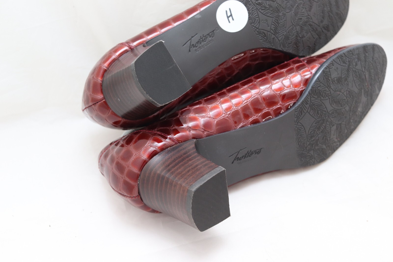 TROTTERS Women’s Size 9M Croc Print Patent Leather Slip On Pumps T1274