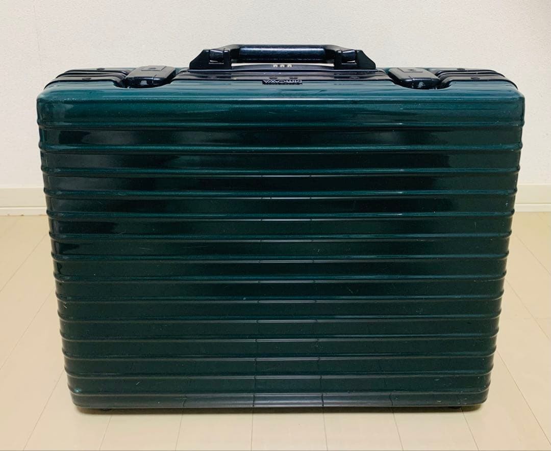 Rimowa attaché case, green