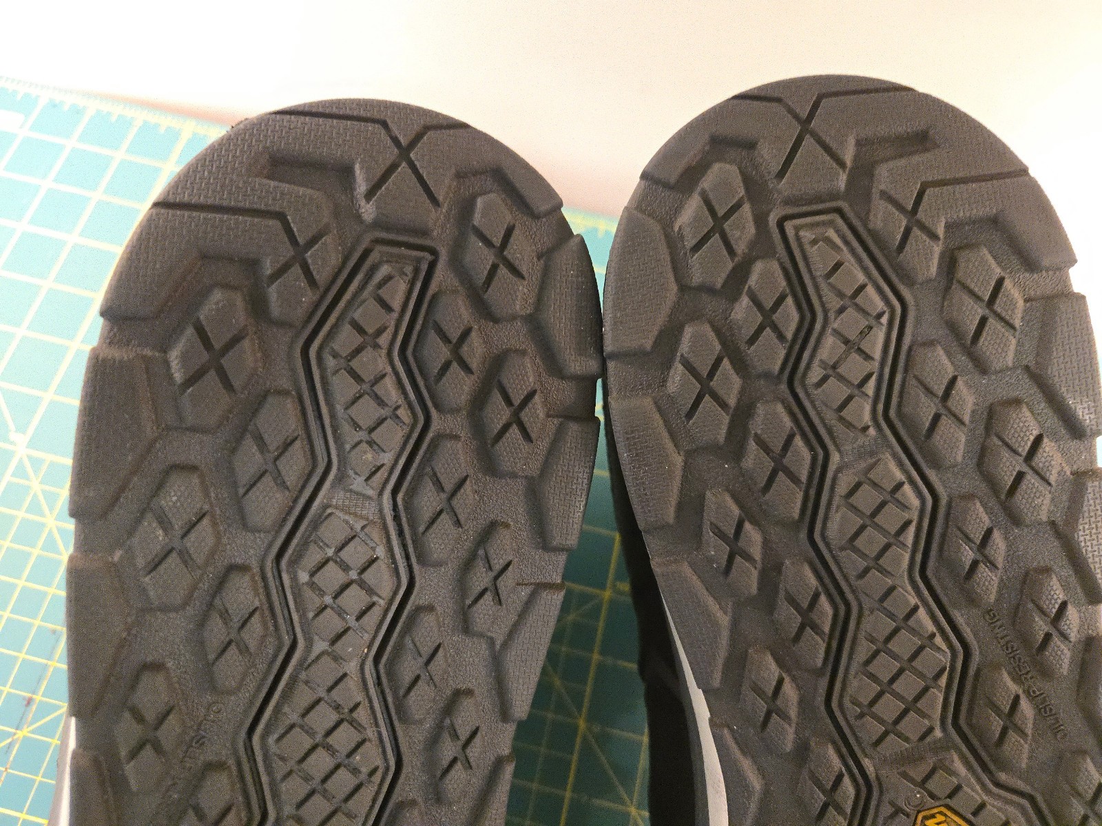 Red Wing Cooltech Athletics Size 15 Men 6349 Vibram ASTM F2413-18 Work Shoe
