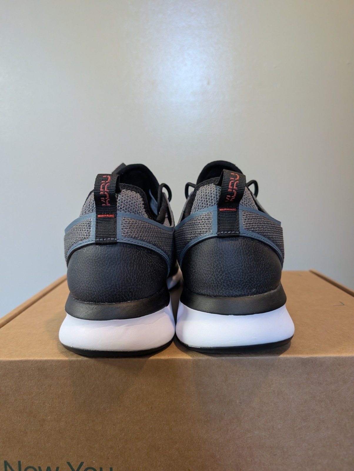Kuru Atom Mens Sz 11 Waterproof Gray Black Athletic Walking Shoes Sneakers w/Box