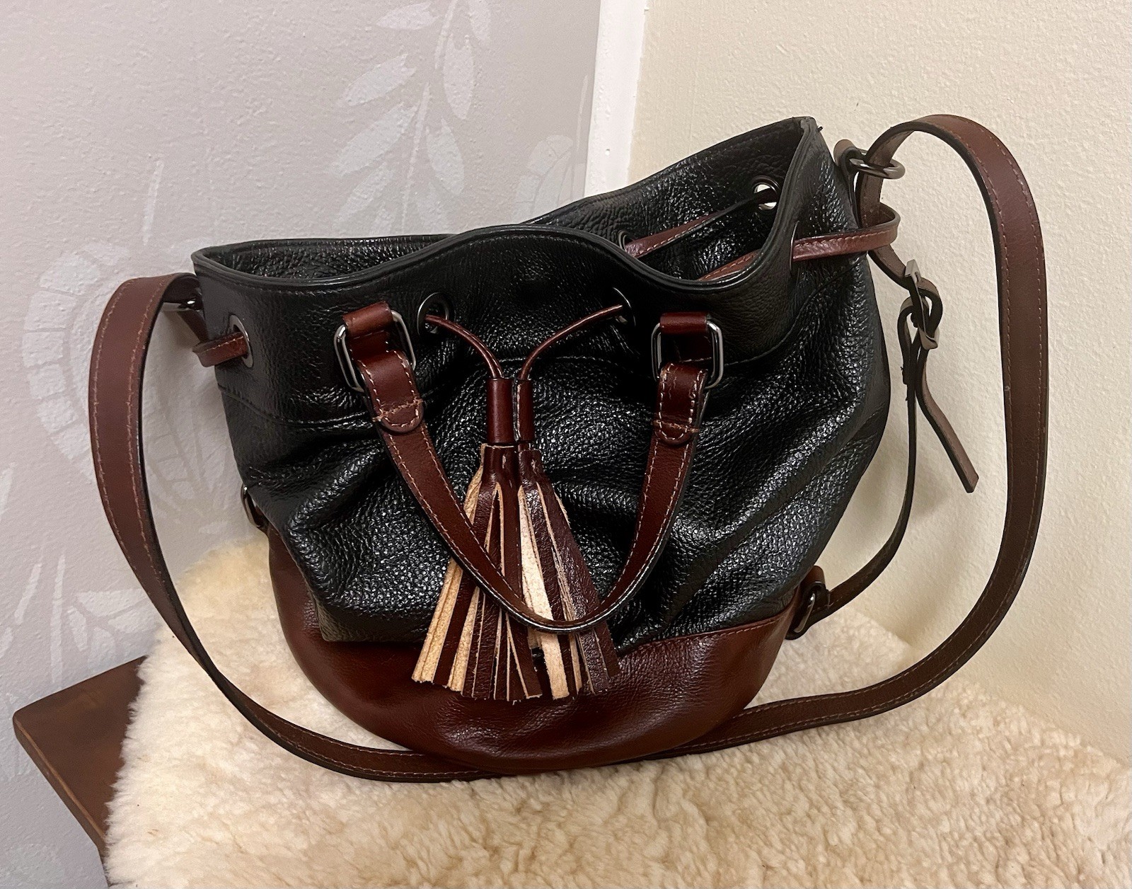 Divina Firenze Genuine Italian Leather Drawstring Bucket Bag Convert Xbody