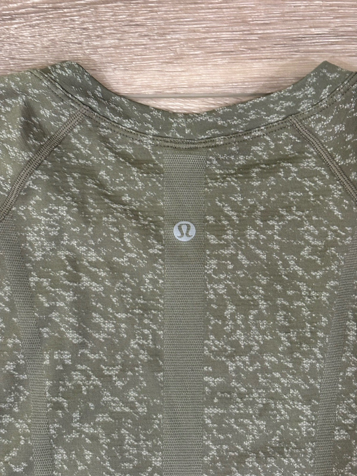 Lululemon Women’s Swiftly Tech Long Sleeve 2.0 Shirt Olive Green – Size 8