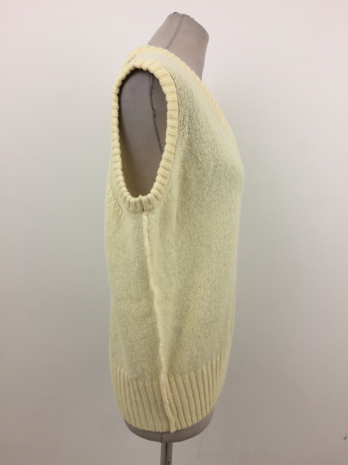 Autograph Women’s Jumper Vest Size L Pale Straw Knit S/Sleeve V-Neck Rib Hem New