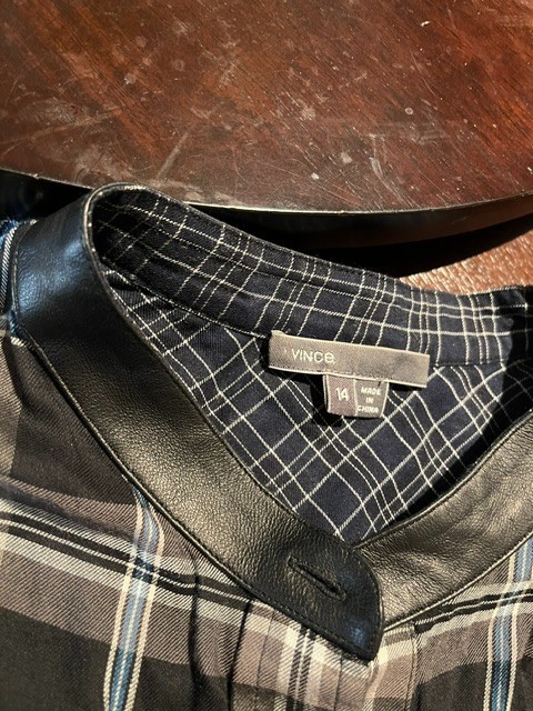 EUC VINCE BLK AND BEIGE PLAID BLOUSE W/LAMBSKIN LEATHER COLLAR-SIZE 14