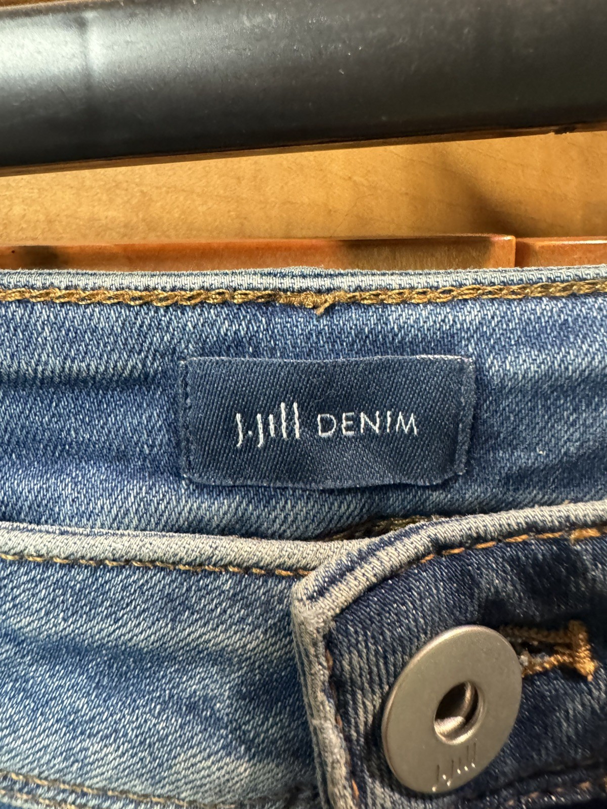 J. Jill Denim Shorts Womens 8 petite Blue Excellent Stretch Bermuda Mid Rise