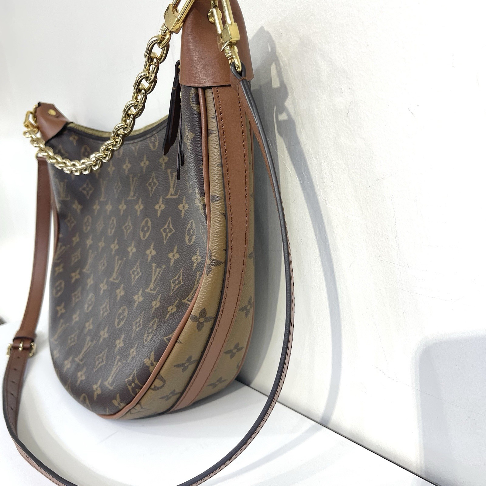 Authentic – Louis Vuitton Brown Loop Hobo Monogram Reverse Shoulder Bag w/ Pouch
