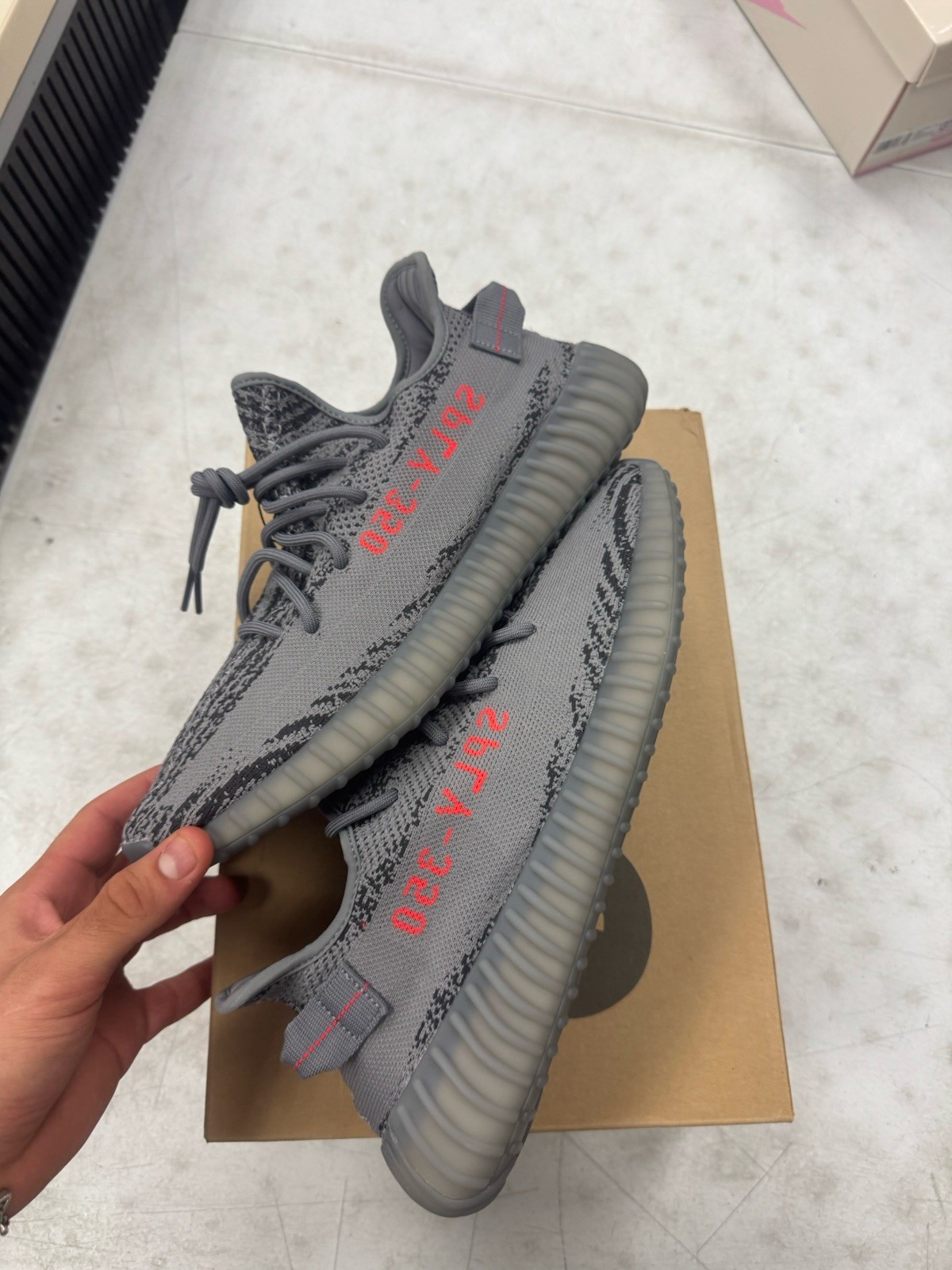 adidas Yeezy Boost 350 V2 Beluga 2.0 Size 11.5 Brand New