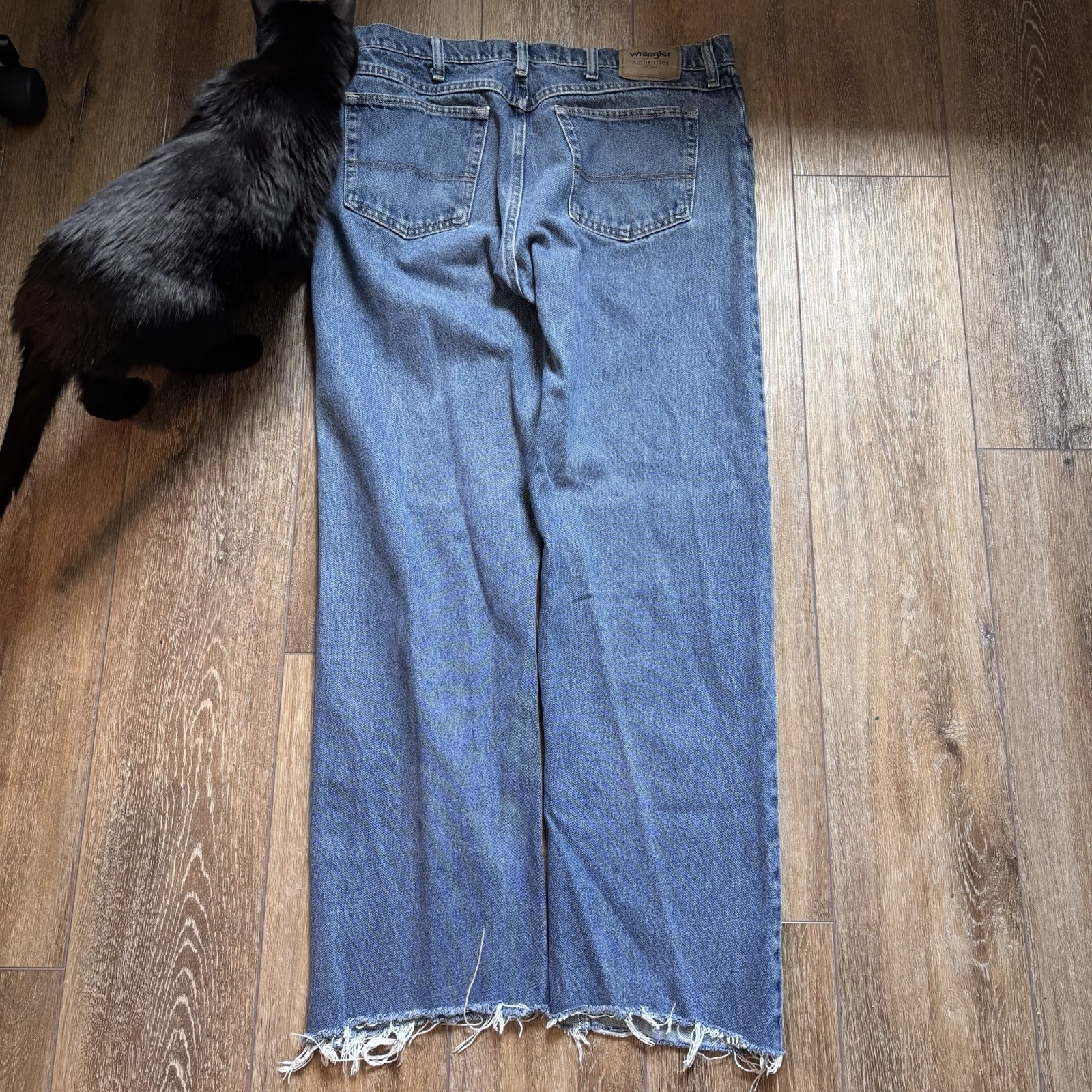 Wrangler Authentics Classic Regular Fit Jeans 36×31 Stone Wash Blue Denim Men’s