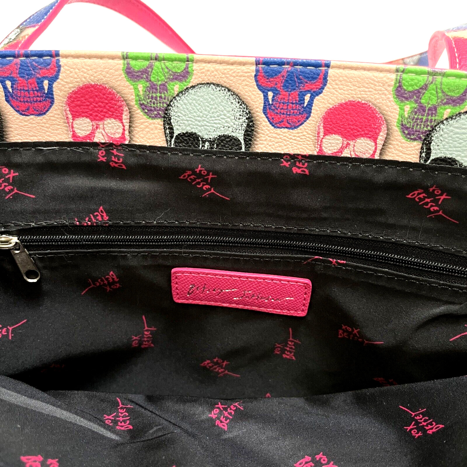 NWT Betsey Johnson XO Skull Tote Bag Pink with Skull Pouch Gothic Punk Hearts
