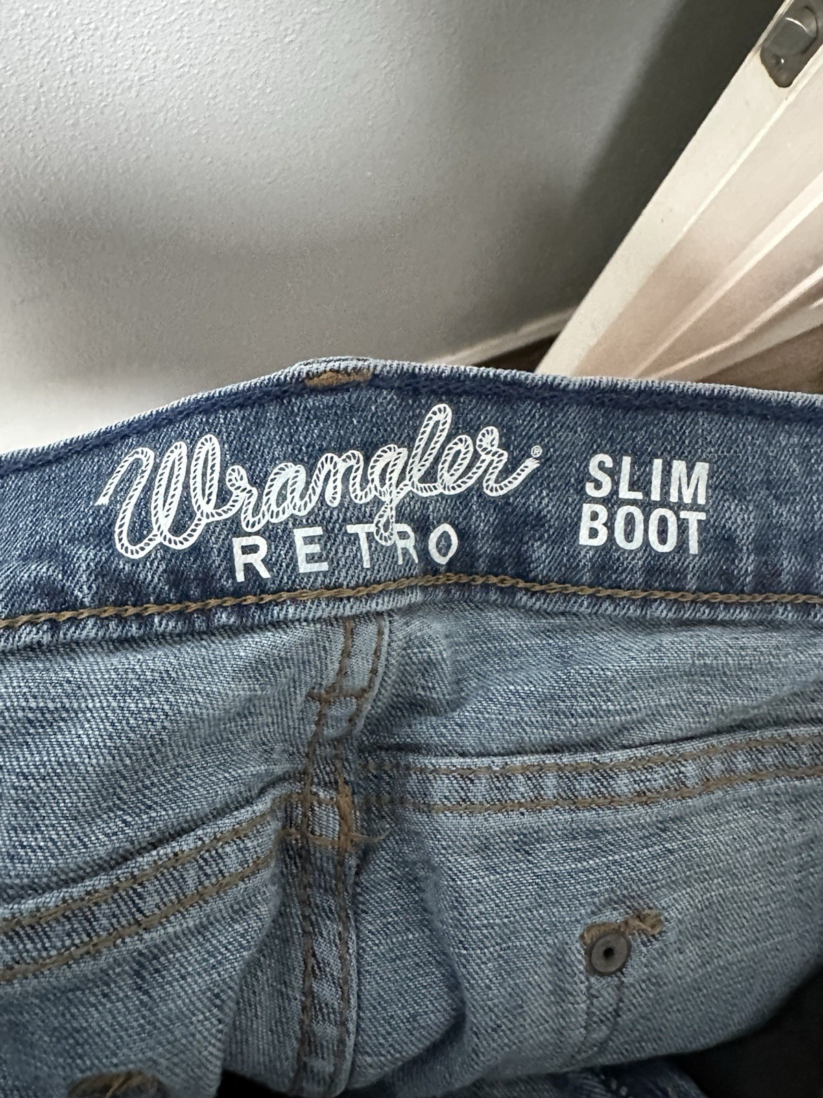 Wrangler Retro Men’s Slim Bootcut Blue Medium Wash Stretch Denim Jeans