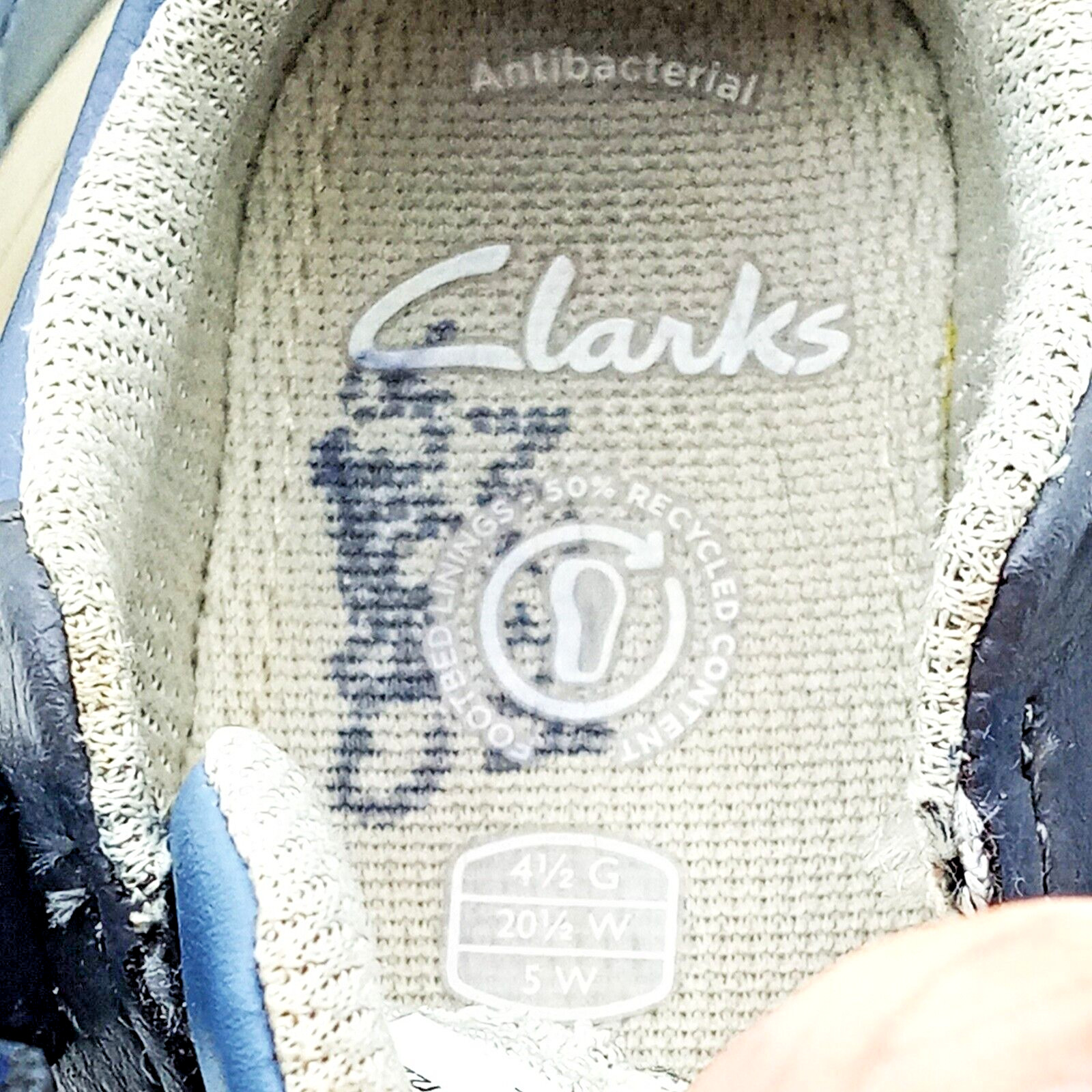 Clarks Boys Wallabee Shoe Sneaker Size 5 W Hook & Loop Leather Uppers Stripes